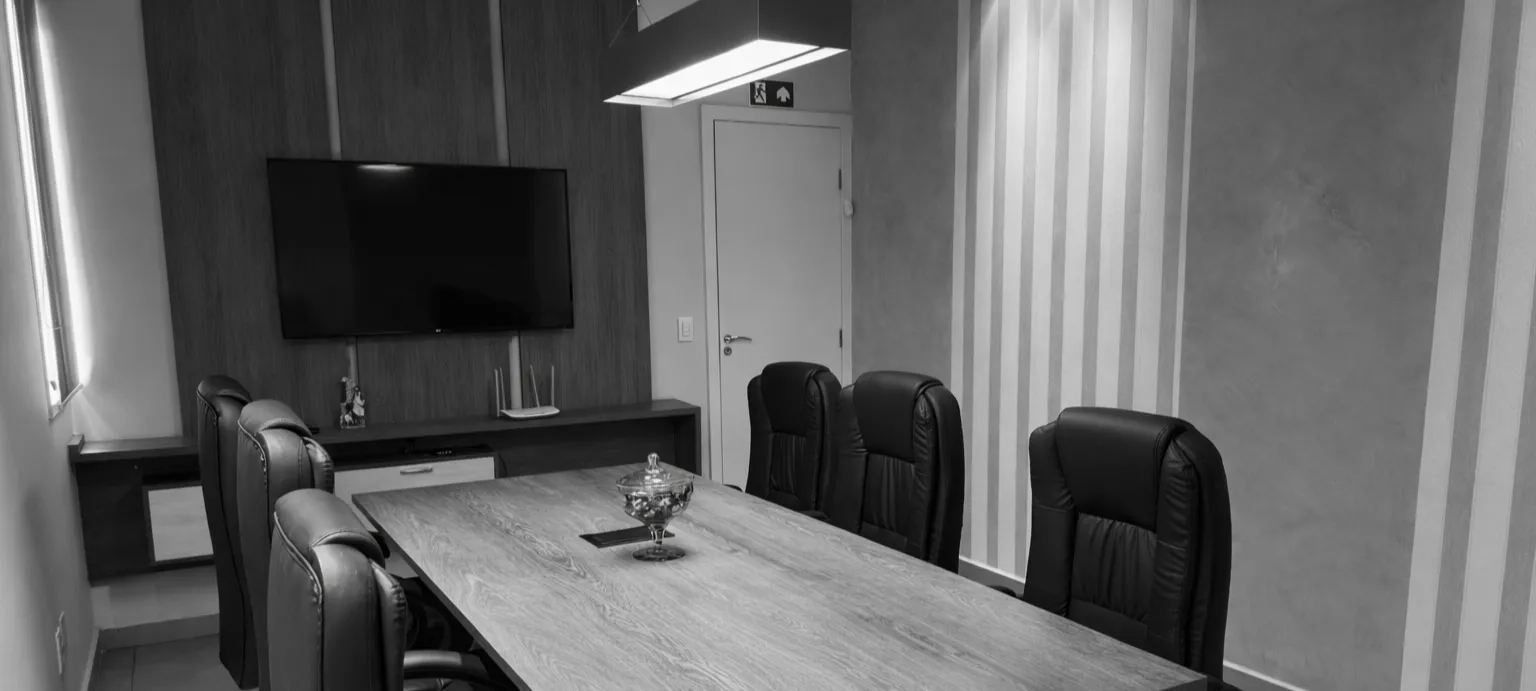 Sala de reunião do escritório FERREIRA COUTO